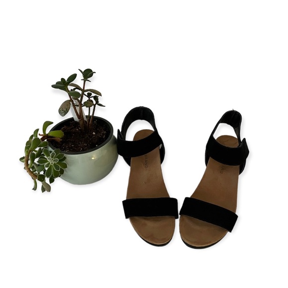 Lucky Brand Sandals. Sueded, Velcro Closure Black sz 6 - Picture 5 of 6